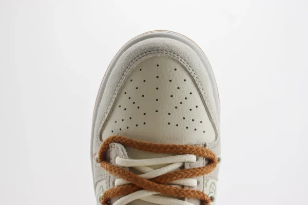 Nike SB Dunk Low x LV - Image 8