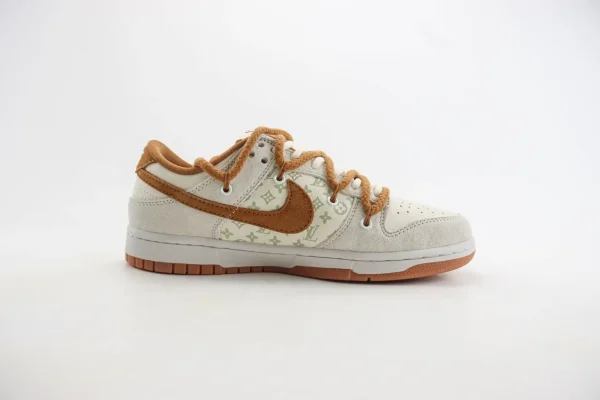 Nike SB Dunk Low x LV - Image 3