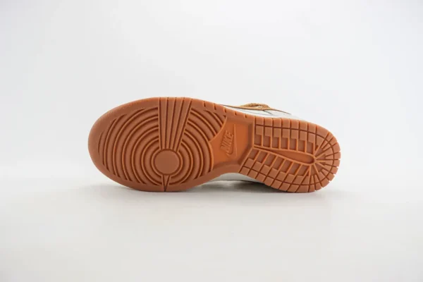 Nike SB Dunk Low x LV - Image 4