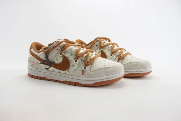 Nike SB Dunk Low x LV - Image 2