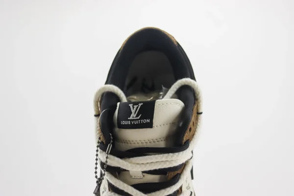 Nike SB Dunk Low x LV - Image 9