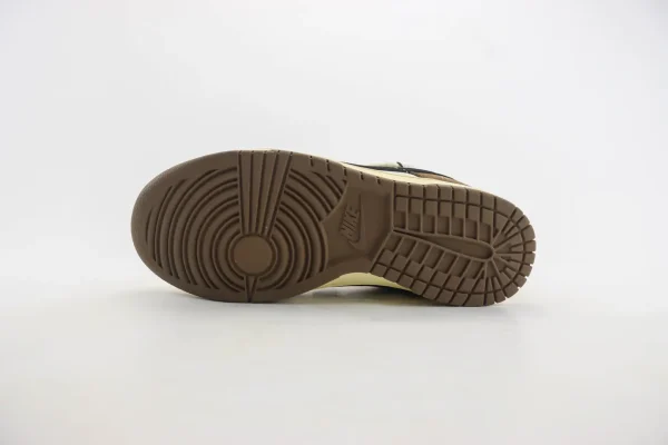 Nike SB Dunk Low x LV - Image 4