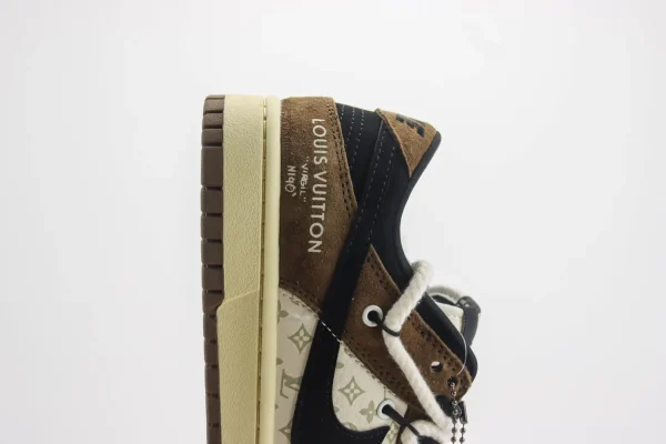 Nike SB Dunk Low x LV - Image 7