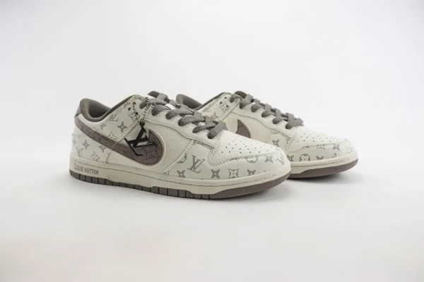 Nike SB Dunk Low x LV - Image 2