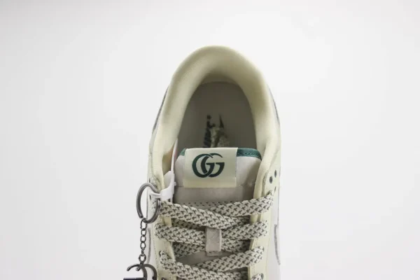 Nike SB Dunk Low x GUCCI - Image 9