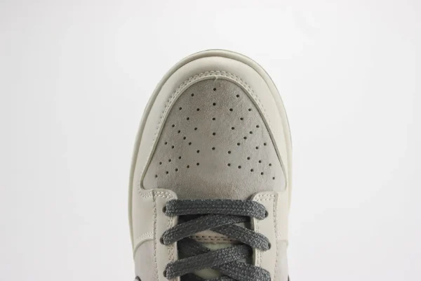 Nike SB Dunk Low x The North Face - Image 8