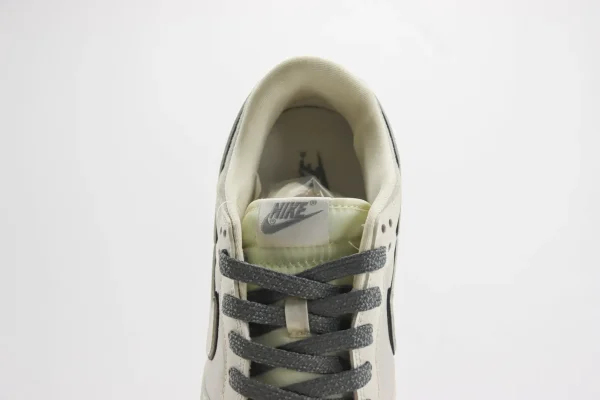 Nike SB Dunk Low x The North Face - Image 9