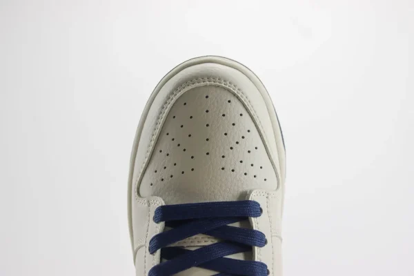 Nike SB Dunk Low - Image 8