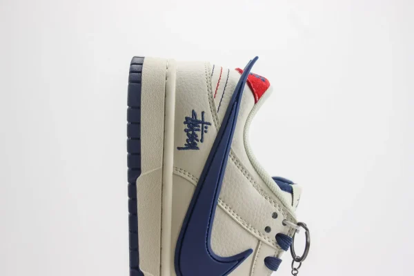 Nike SB Dunk Low - Image 7