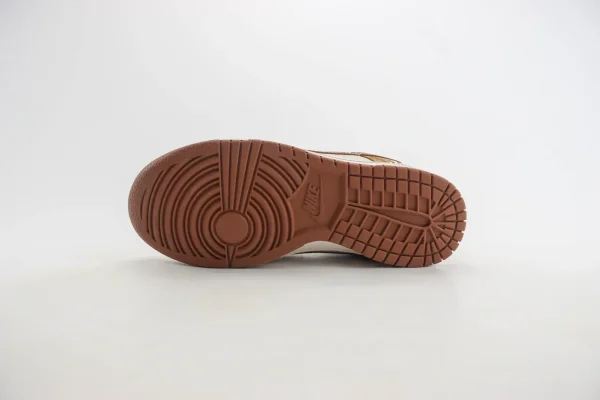 Nike SB Dunk Low x LV - Image 4