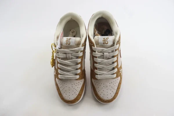 Nike SB Dunk Low x LV - Image 5