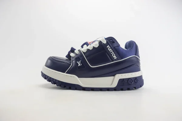 LV trainer Maxi
