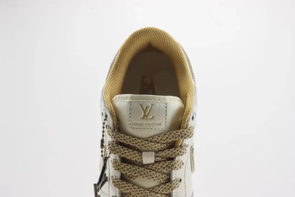 Nike SB Dunk Low x LV - Image 9