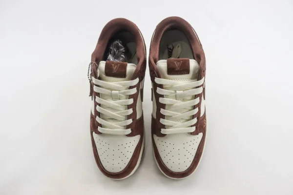 Nike SB Dunk Low x LV - Image 5