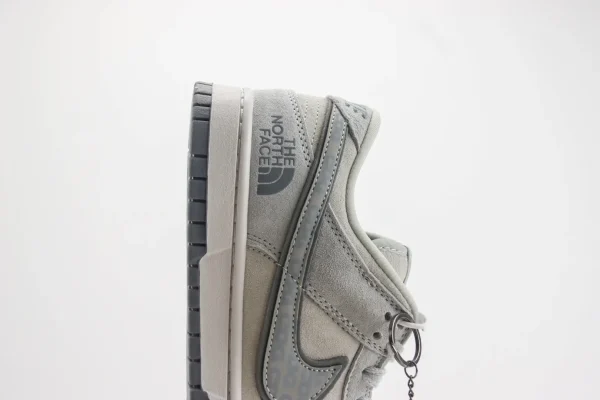 Nike SB Dunk Low x The North Face - Image 7