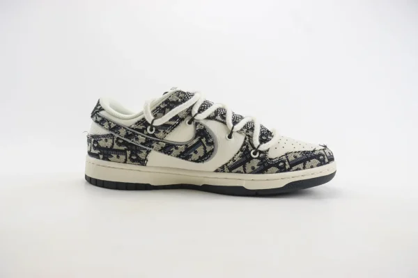 Nike SB Dunk Low x Dior - Image 3