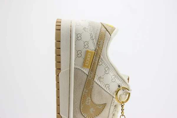 Nike SB Dunk Low x GUCCI - Image 7