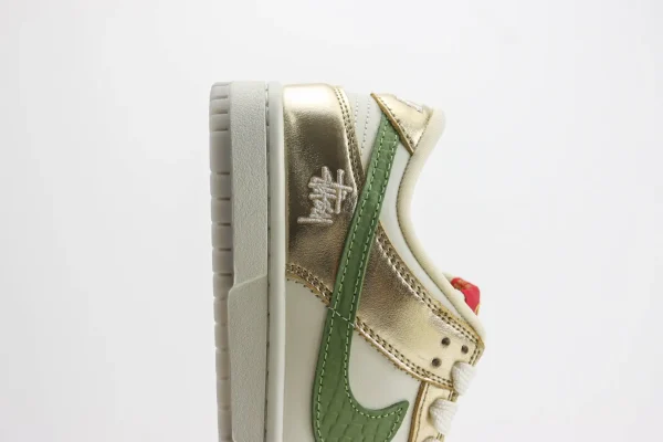 Nike SB Dunk Low x Stussy - Image 7