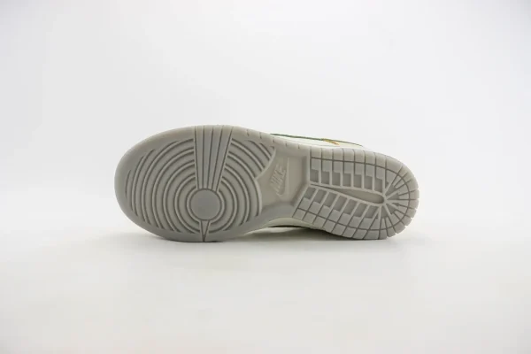 Nike SB Dunk Low x Stussy - Image 4