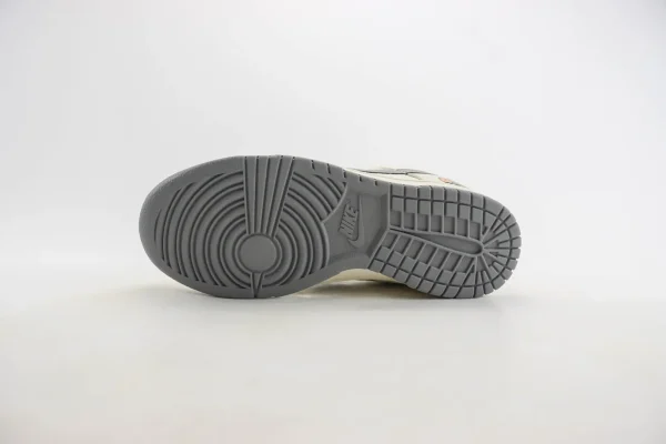 Nike SB Dunk Low x GUCCI - Image 4