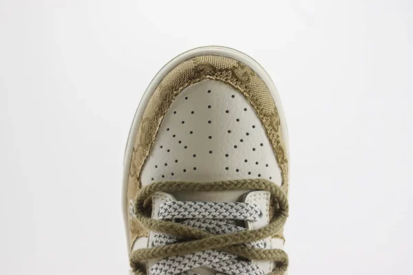 Nike SB Dunk Low x GUCCI - Image 8