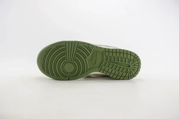 Nike SB Dunk Low x GUCCI - Image 4