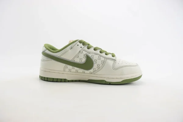 Nike SB Dunk Low x GUCCI - Image 3