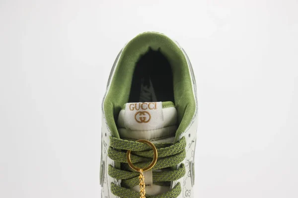Nike SB Dunk Low x GUCCI - Image 9