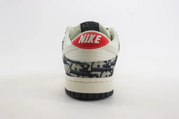 Nike SB Dunk Low x Dior - Image 6
