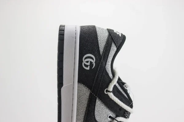 Nike SB Dunk Low x GUCCI - Image 7