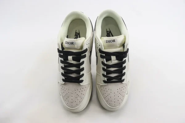 Nike SB Dunk Low x Dior - Image 5
