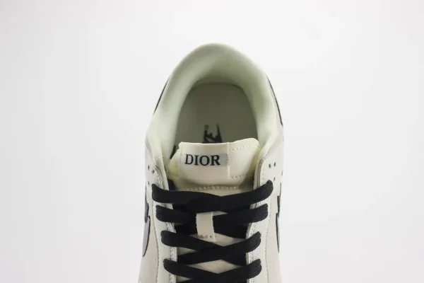 Nike SB Dunk Low x Dior - Image 9