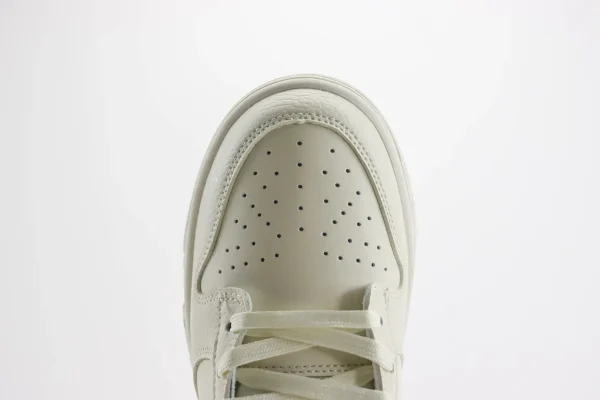 Nike SB Dunk Low x GUCCI - Image 8