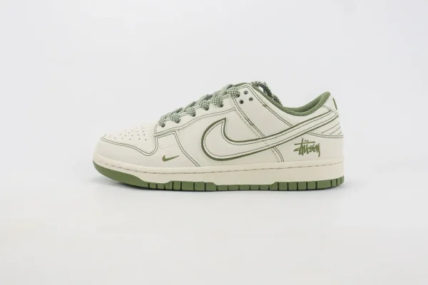 Nike SB Dunk Low