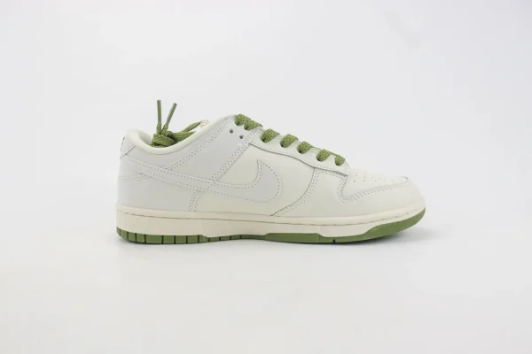 Nike SB Dunk Low x GUCCI - Image 3