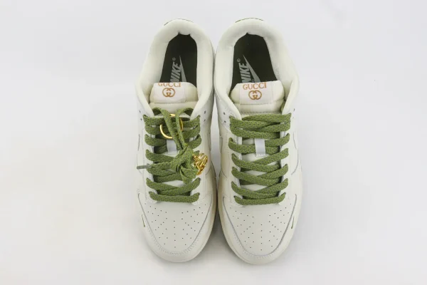 Nike SB Dunk Low x GUCCI - Image 5