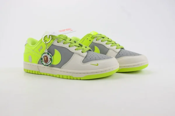 Nike SB Dunk Low x Bape - Image 2