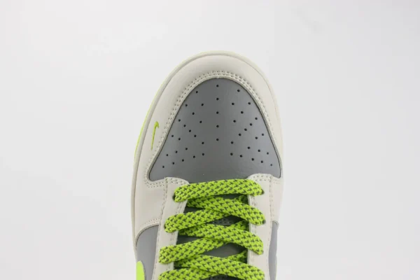 Nike SB Dunk Low x Bape - Image 8