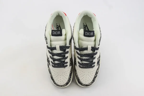Nike SB Dunk Low x Dior - Image 5