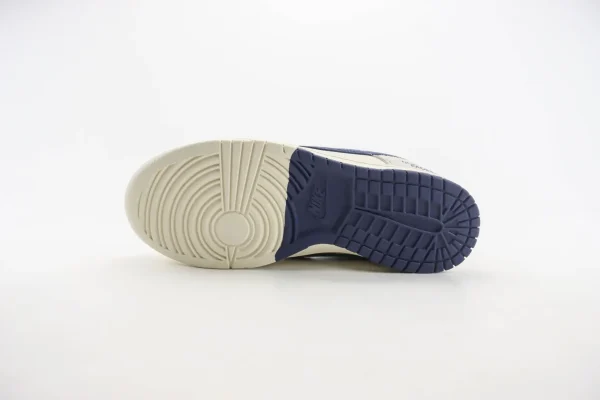 Nike SB Dunk Low x The North Face - Image 4