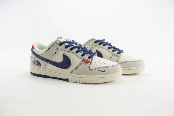 Nike SB Dunk Low x The North Face - Image 2