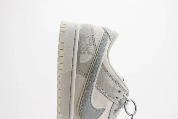 Nike SB Dunk Low x The North Face - Image 7