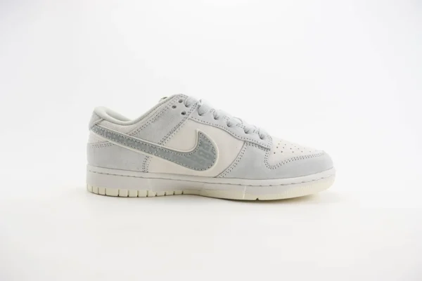 Nike SB Dunk Low x The North Face - Image 3