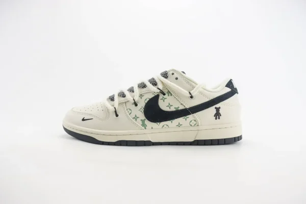 Nike SB Dunk Low x LV