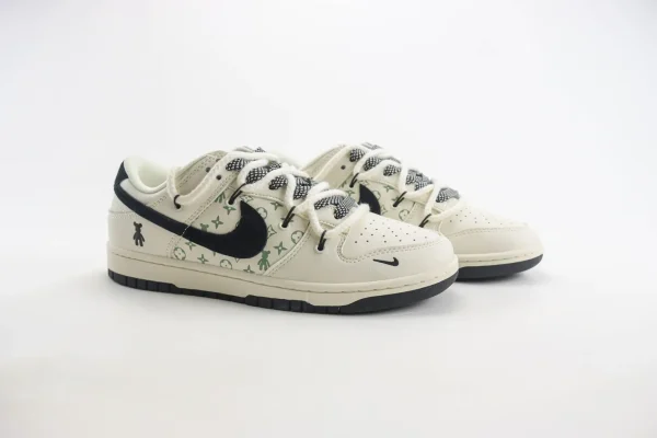 Nike SB Dunk Low x LV - Image 2