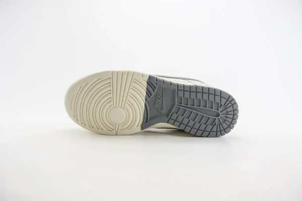 Nike SB Dunk Low x The North Face - Image 4