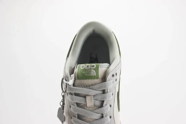 Nike SB Dunk Low x The North Face - Image 9