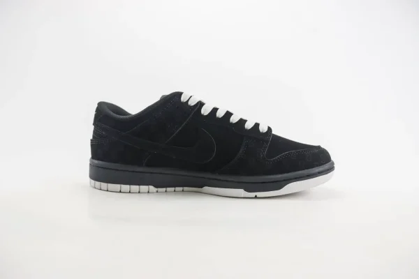Nike SB Dunk Low x GUCCI - Image 3