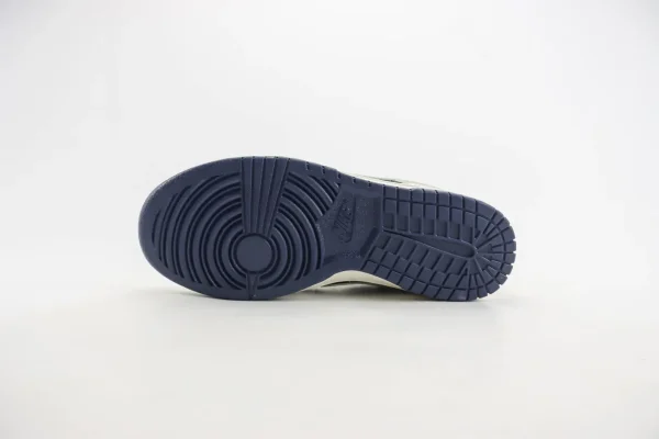 Nike SB Dunk Low x LV - Image 4