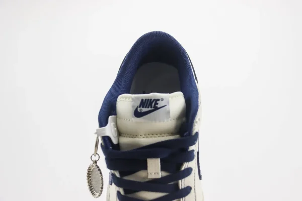Nike SB Dunk Low - Image 9